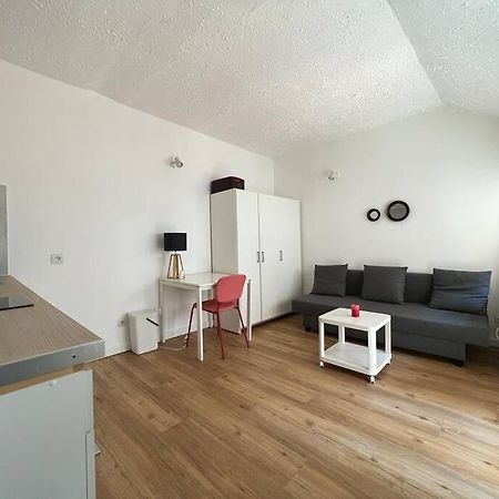 Le Cocon De Melun Apartment Exterior photo